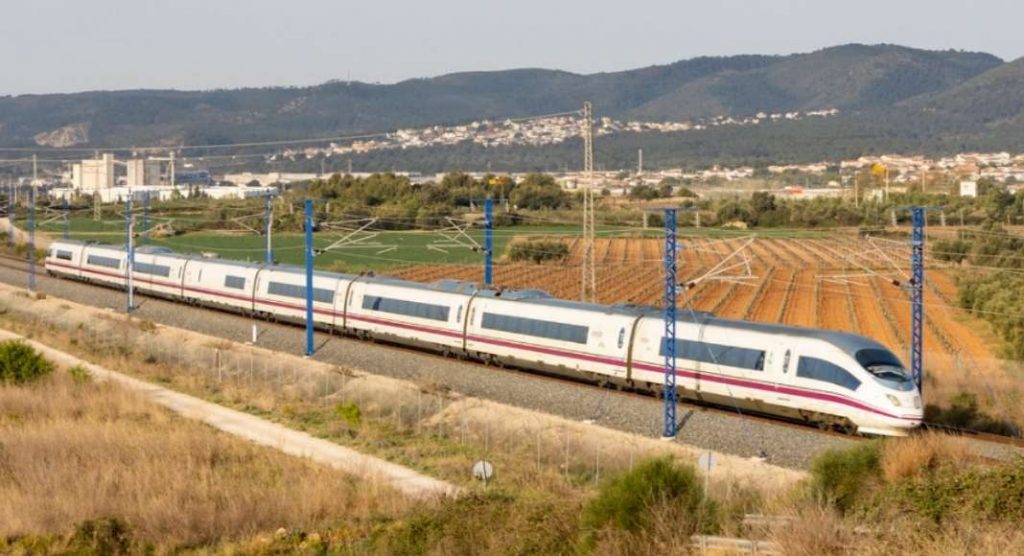Aves-103 Train