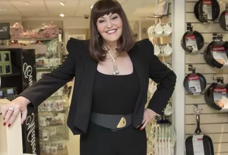 Hilary Devey dead