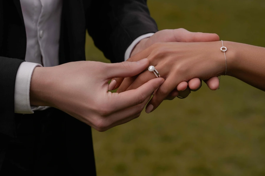 Darry ring diamond engagement ring