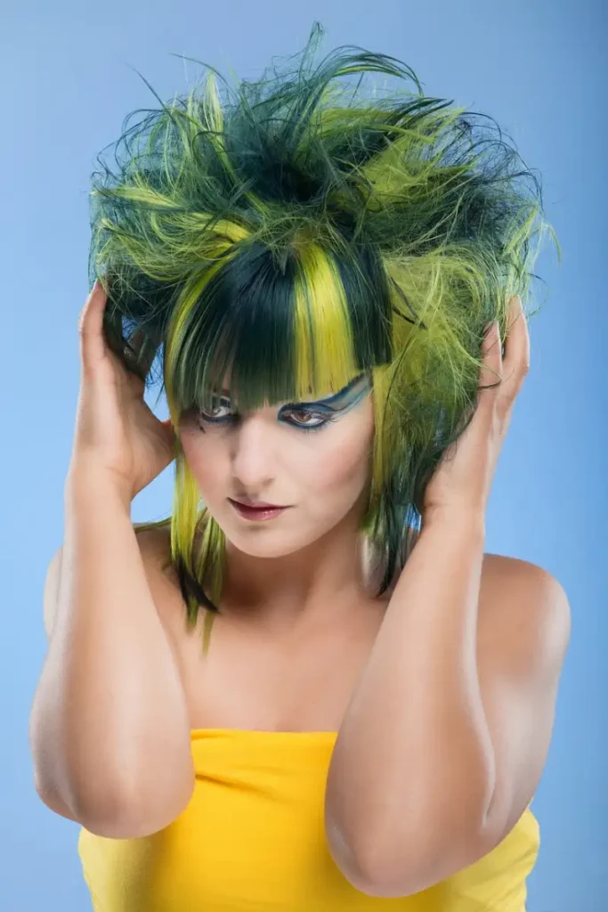 Ear-length crop with side bangs