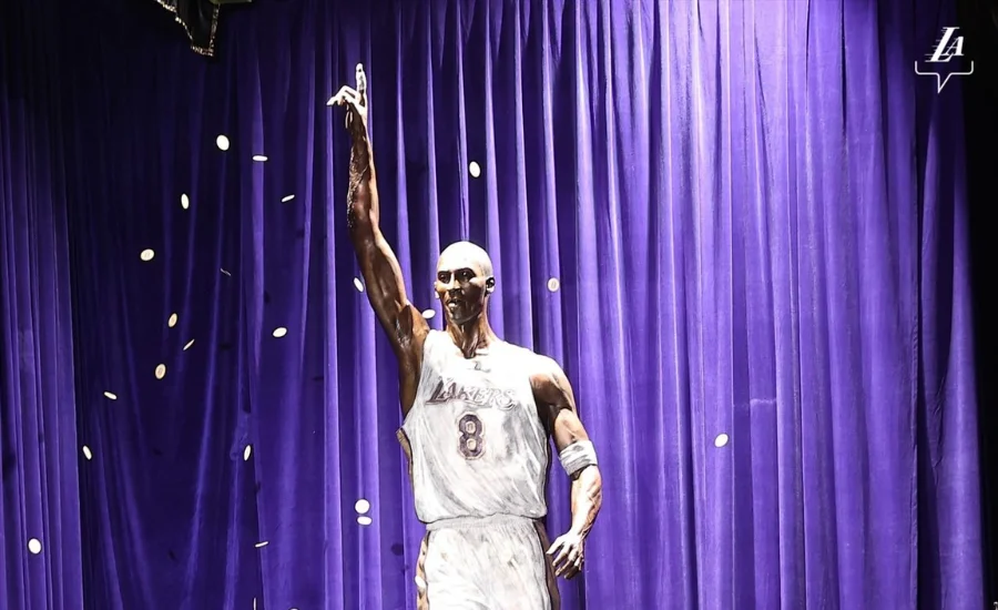 Kobe statue