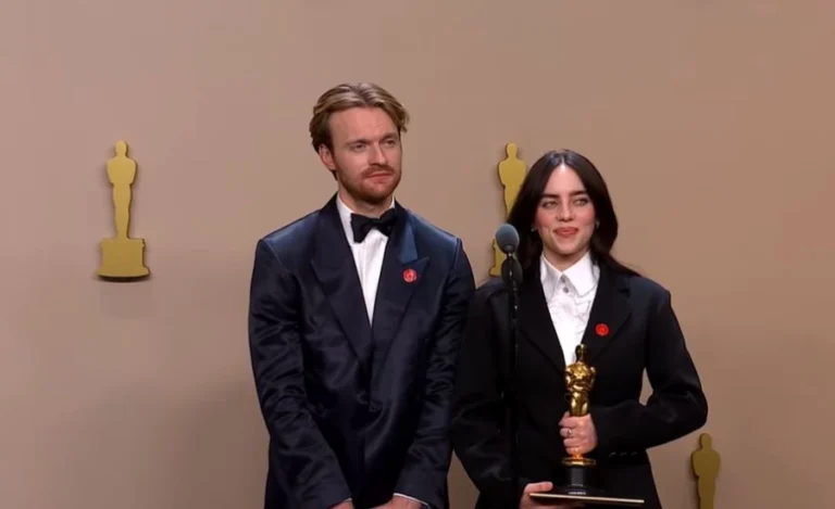 Oscar 2024, Billie Eilish along with her brother Finneas O'Connell