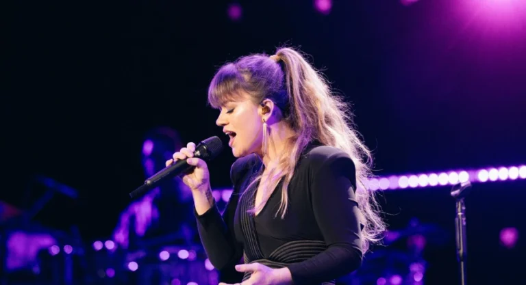 Kelly Clarkson weight loss, bradley cooper gigi hadid, whoopi Goldberg, gigi hadid and bradley cooper, shania twain new look, mcdonald's $5 meal deal