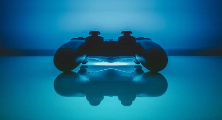 Xbox and PlayStation, xbox and playstation party chat, xbox and playstation controller