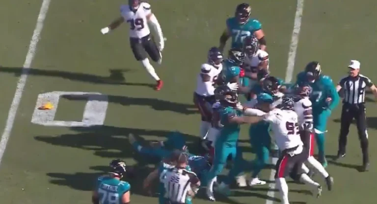 trevor lawrence injury, trevor Lawrence, azeez al-shaair, trevor lawrence hit, azeez al shaair, trevor lawrence injury update, al shaair trevor lawrence hit Texans,jaguars vs texans